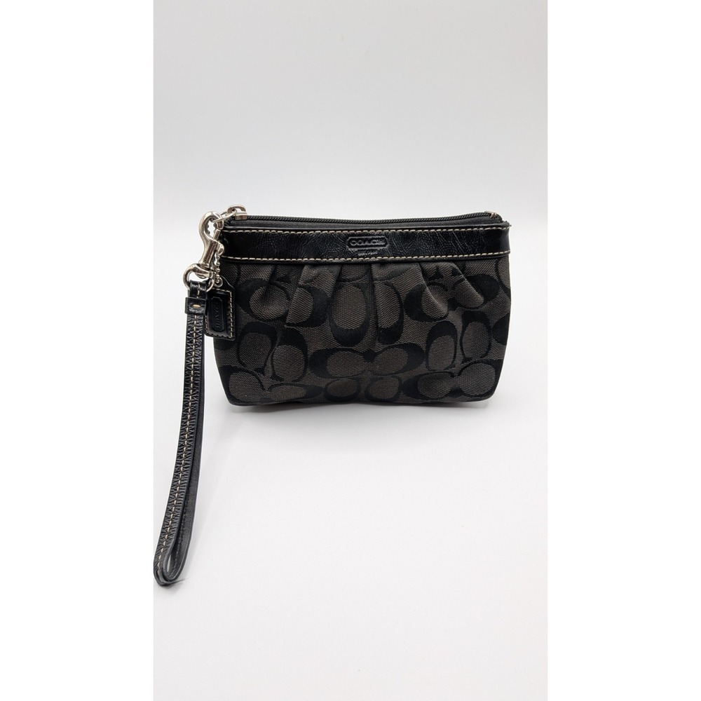 Coach‎ Vintage Black Signature Jacquard Leather Pleated Trim Wristlet Wallet